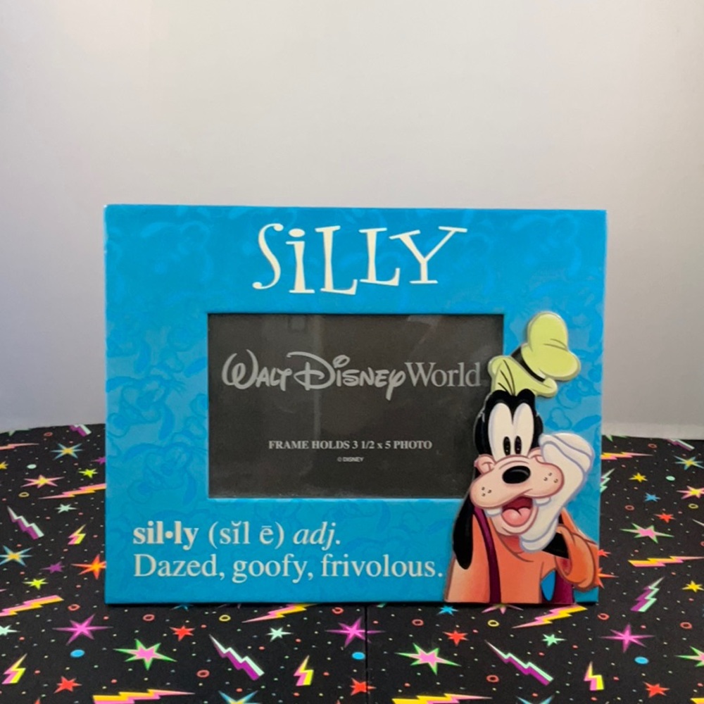 Disney 3.5 x 5 Goofy Silly Photo Frame